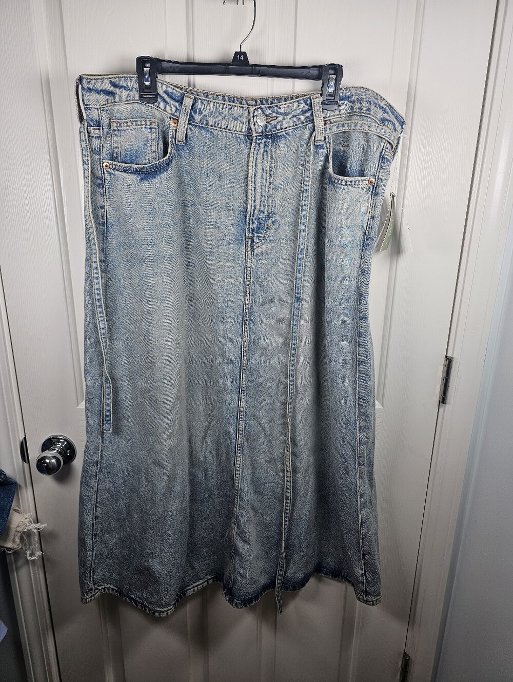 H&M NWT Feather Soft Super Light Long Denim Maxi Skirt Size XL